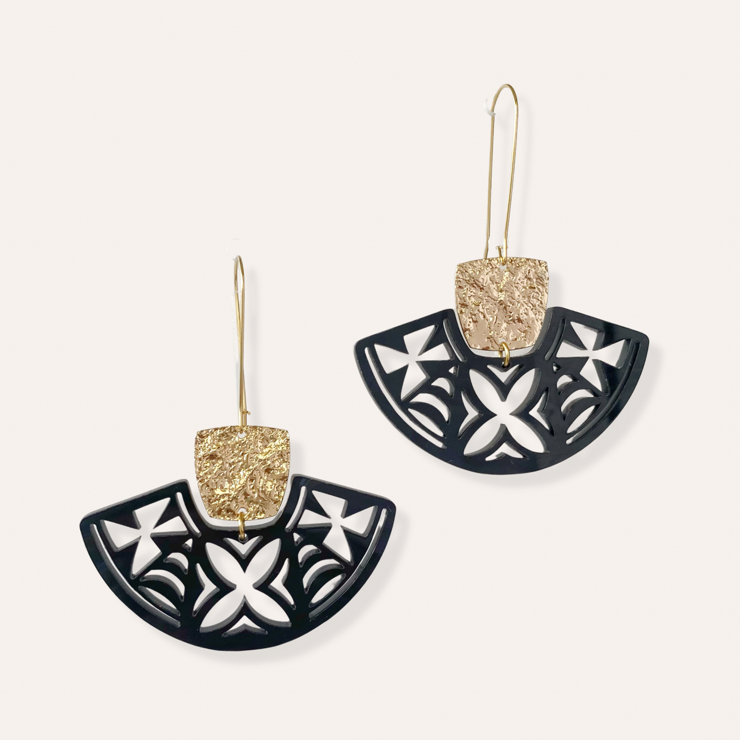 Mamanu earrings Clearance